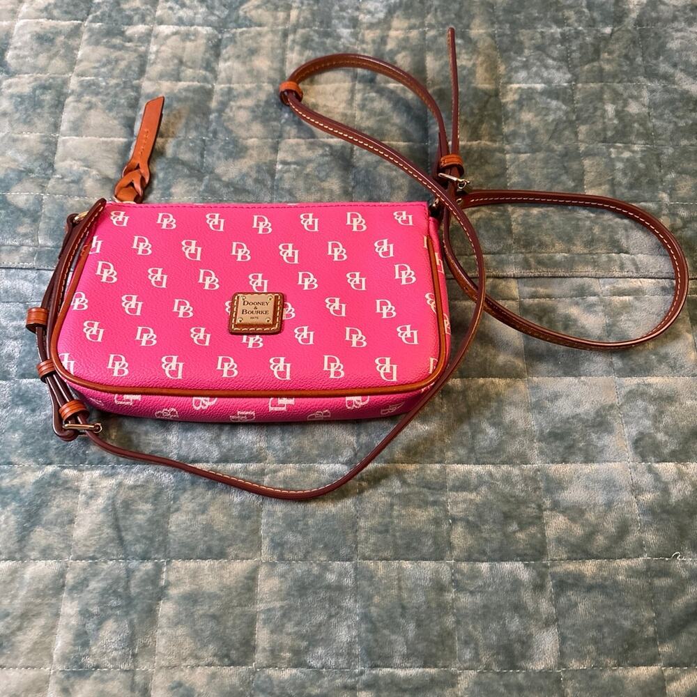 Dooney & Bourke Gretta Crossbody Bag Pink Leather Gold Hardware Preppy Chic NWOT